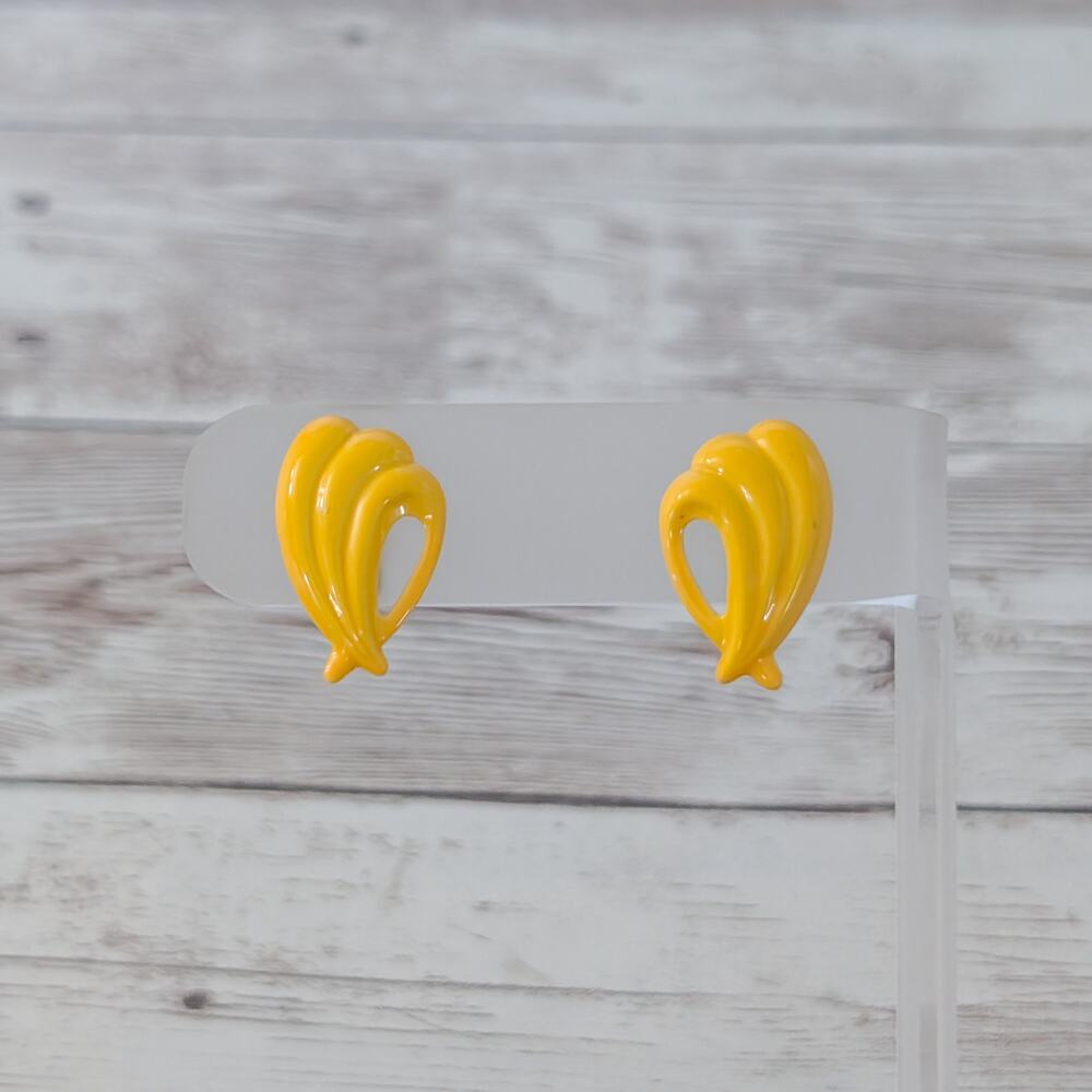 Vintage Clip On Earrings Very Yellow Retro Just Under 7/8"
